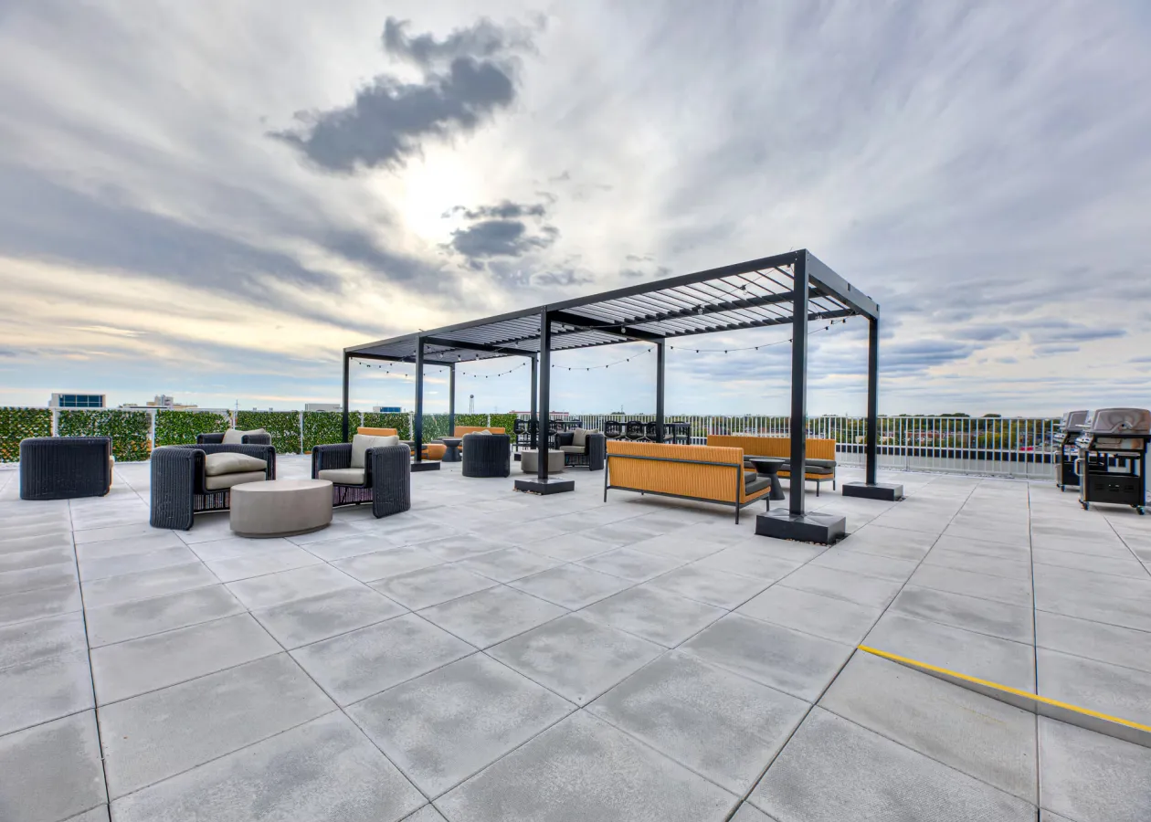 Le celtis montreal qc terrasse
