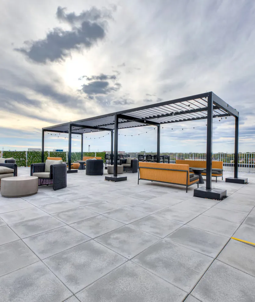 Le celtis montreal qc terrasse